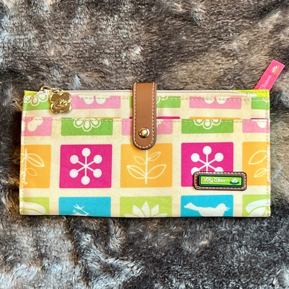 Lily Bloom Handbags - Lily Bloom Liza Tic Tac Toe Garden Squares Wallet